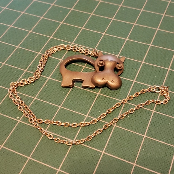 Jewelry - RETRO Hippo necklace stylish 60s/70s